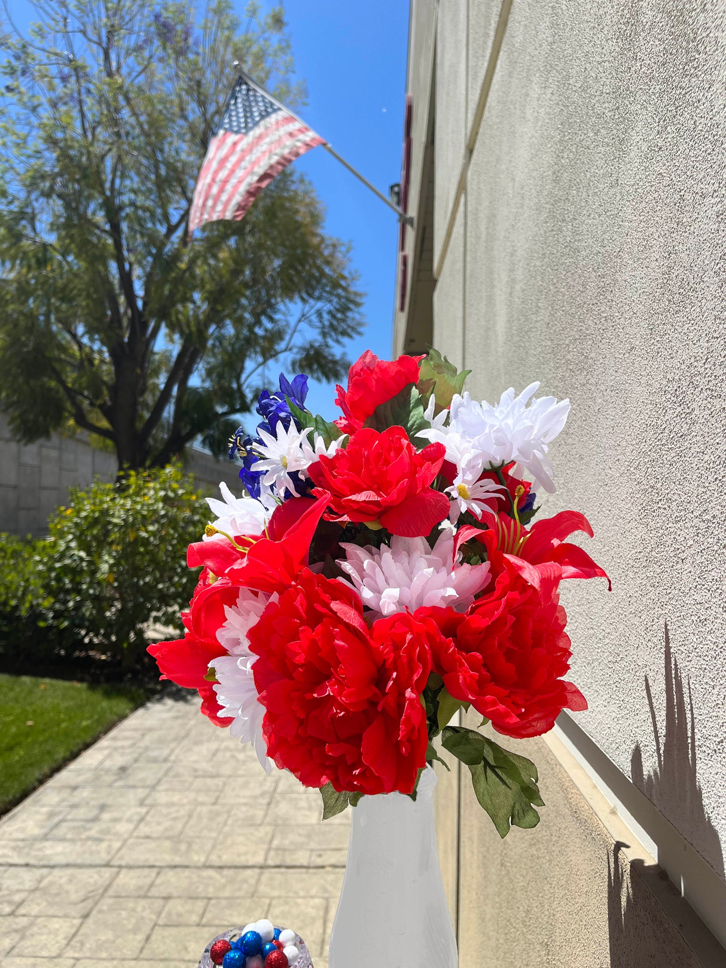 24 Stems Artificial Flower Peony Lily Mum Patriotic Bouquet