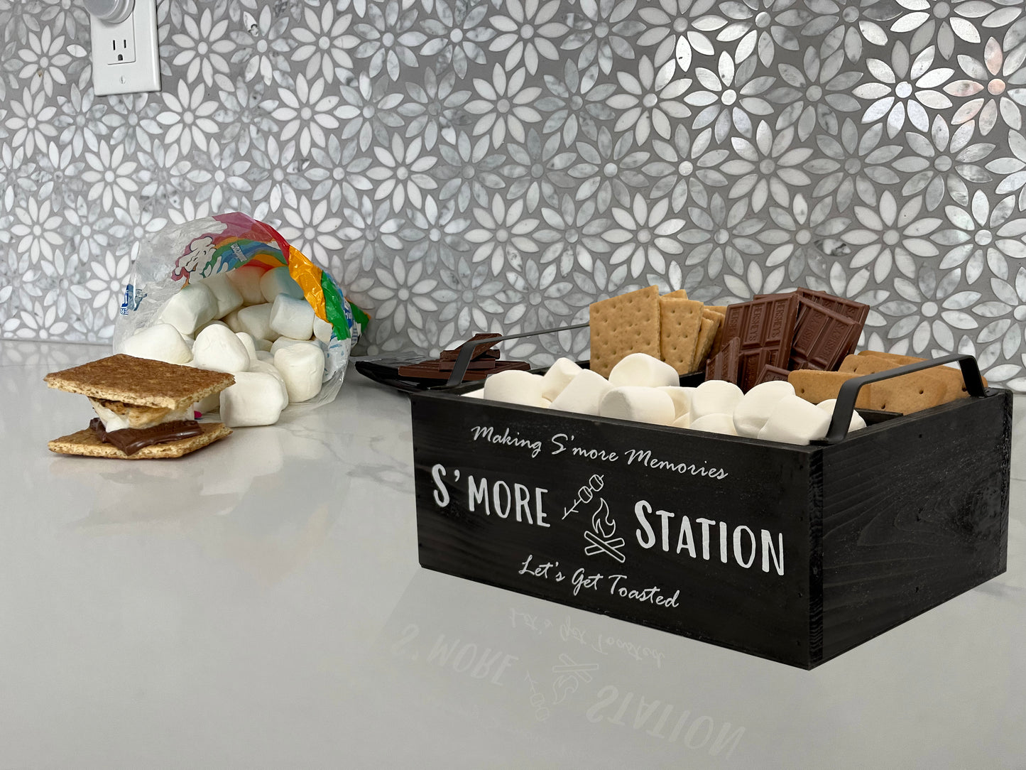 ABN5E190-BLK S'mores Stationgifts for fire pitcaddy stationsmores giftparty station movie kit
