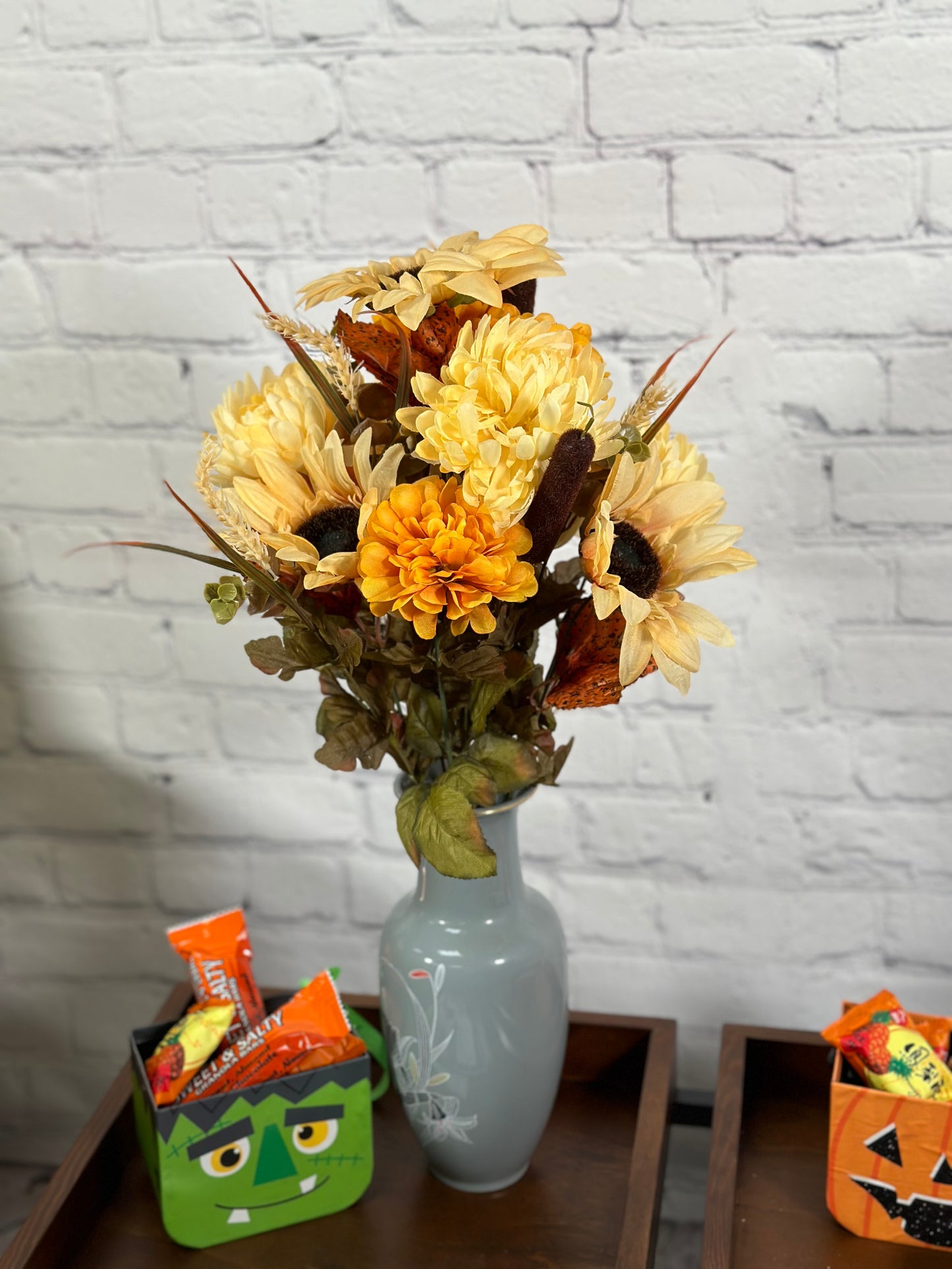 18 Stems Artificial Mums Sunflowers Zinna Silk Flowers Bush Foliage